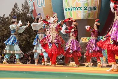 В марте казахстанцы отдохнут 14 дней