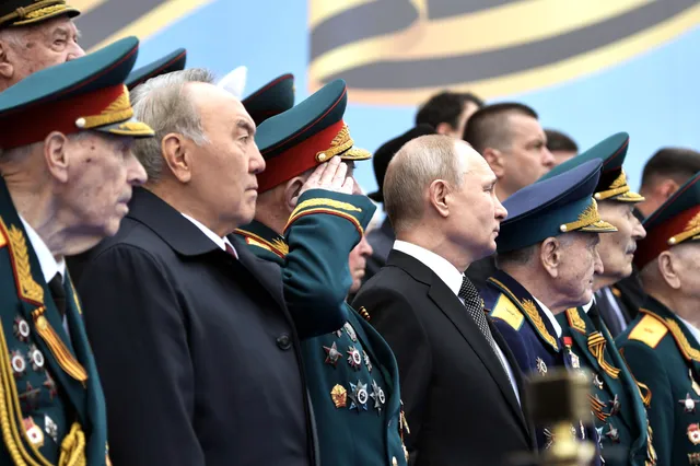Нурсултан Назарбаев прибыл на военный парад в Москву