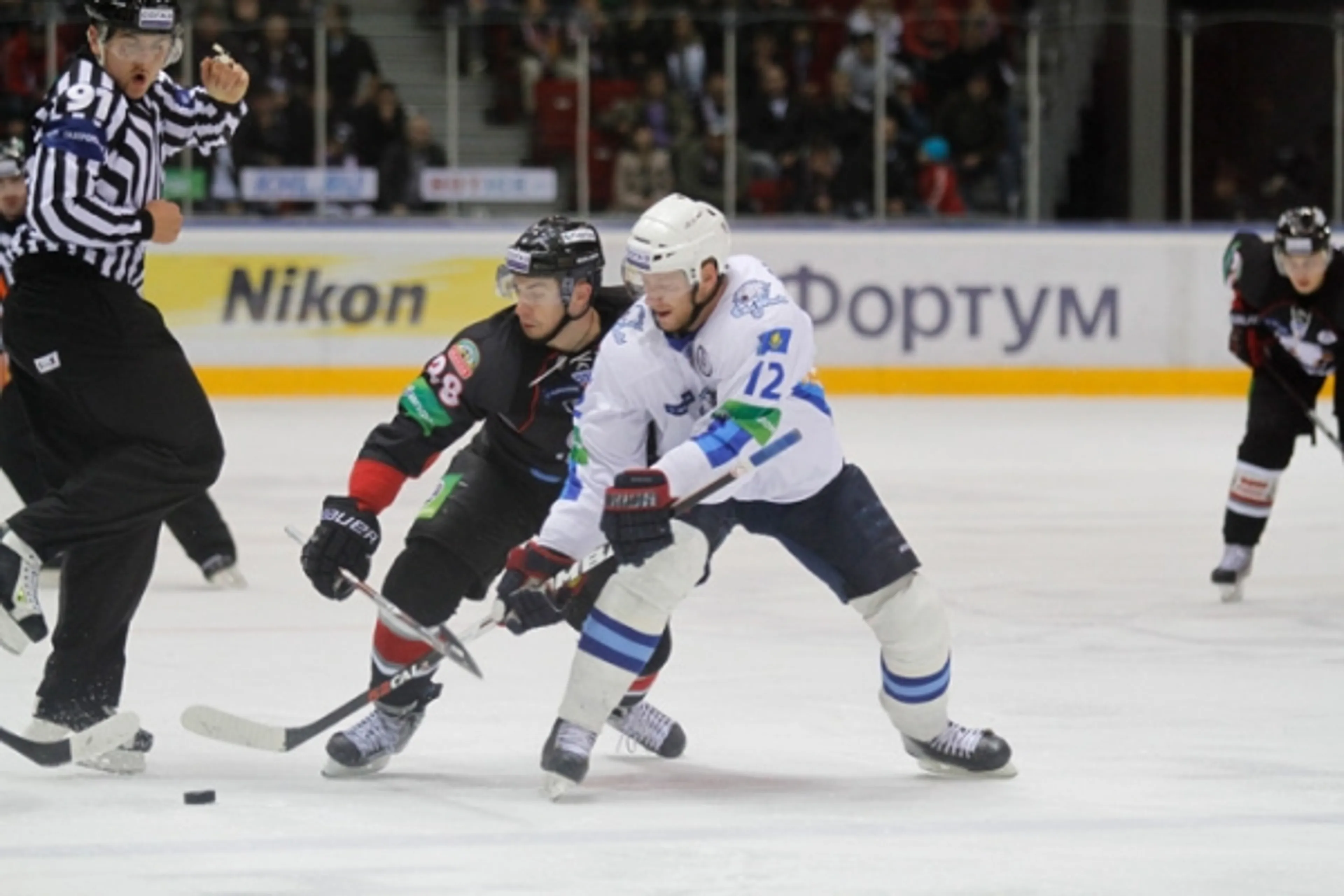 Капитал - «Барыс» уступает в серии плей-офф «Трактору»