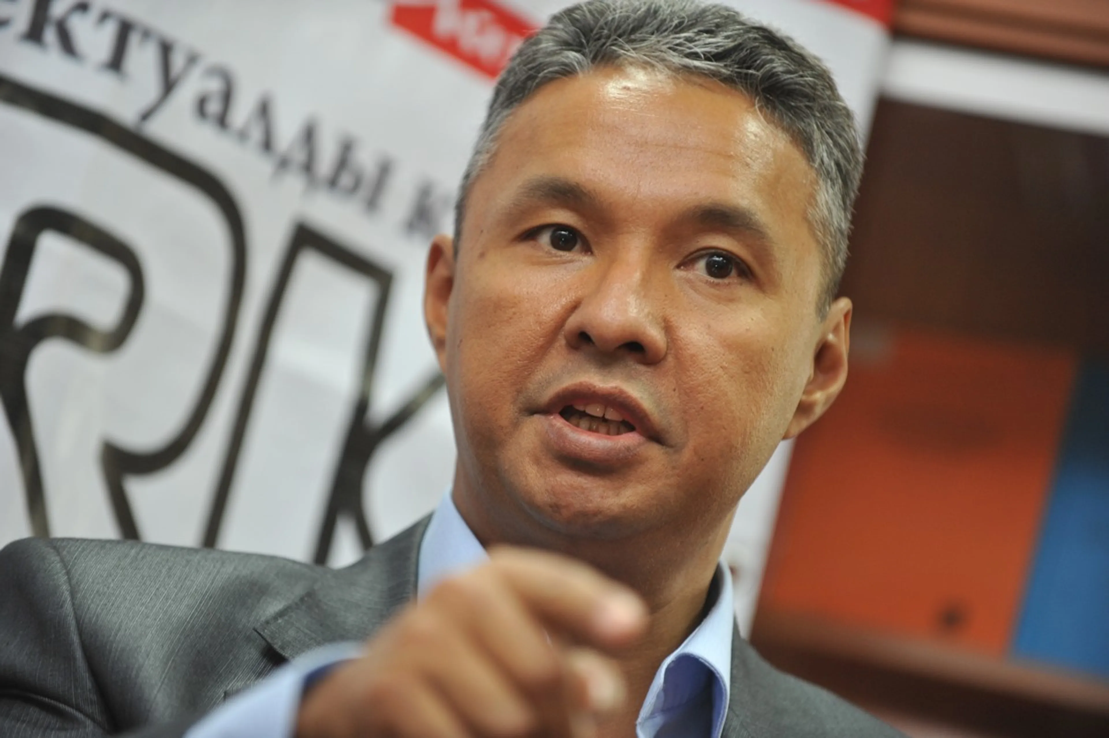 Капитал - Казахстанским политикам не нравятся большие траты на футбол