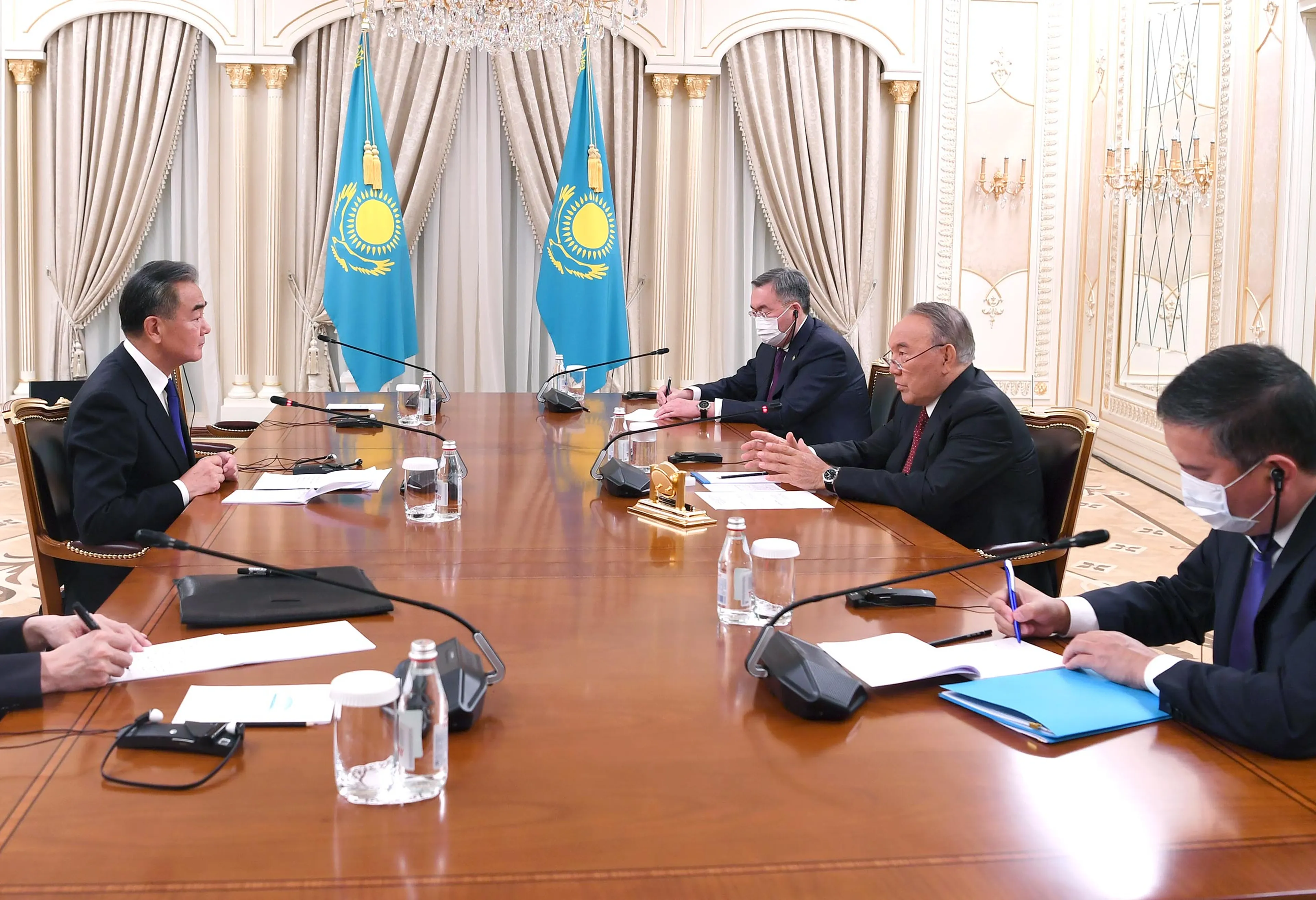 Капитал - Нурсултан Назарбаев встретился с главой МИД Китая