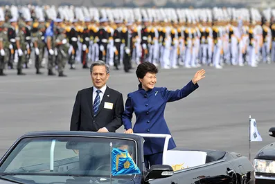 В Южной Корее арестовали бывшего министра обороны