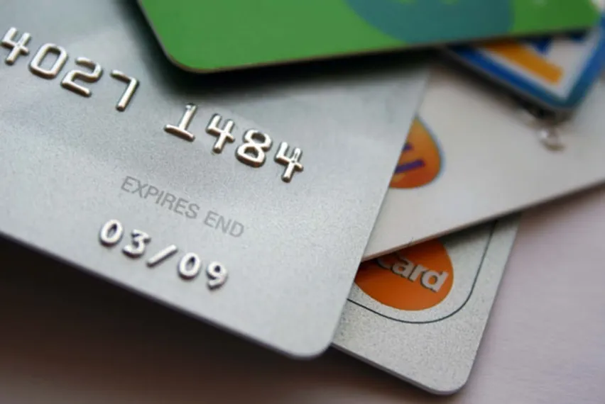 Капитал - Зарплатные проекты остаются опорой карточного бизнеса