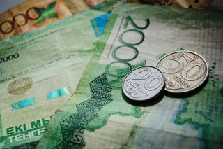 Капитал - Доллар перешагнул отметку 384 тенге