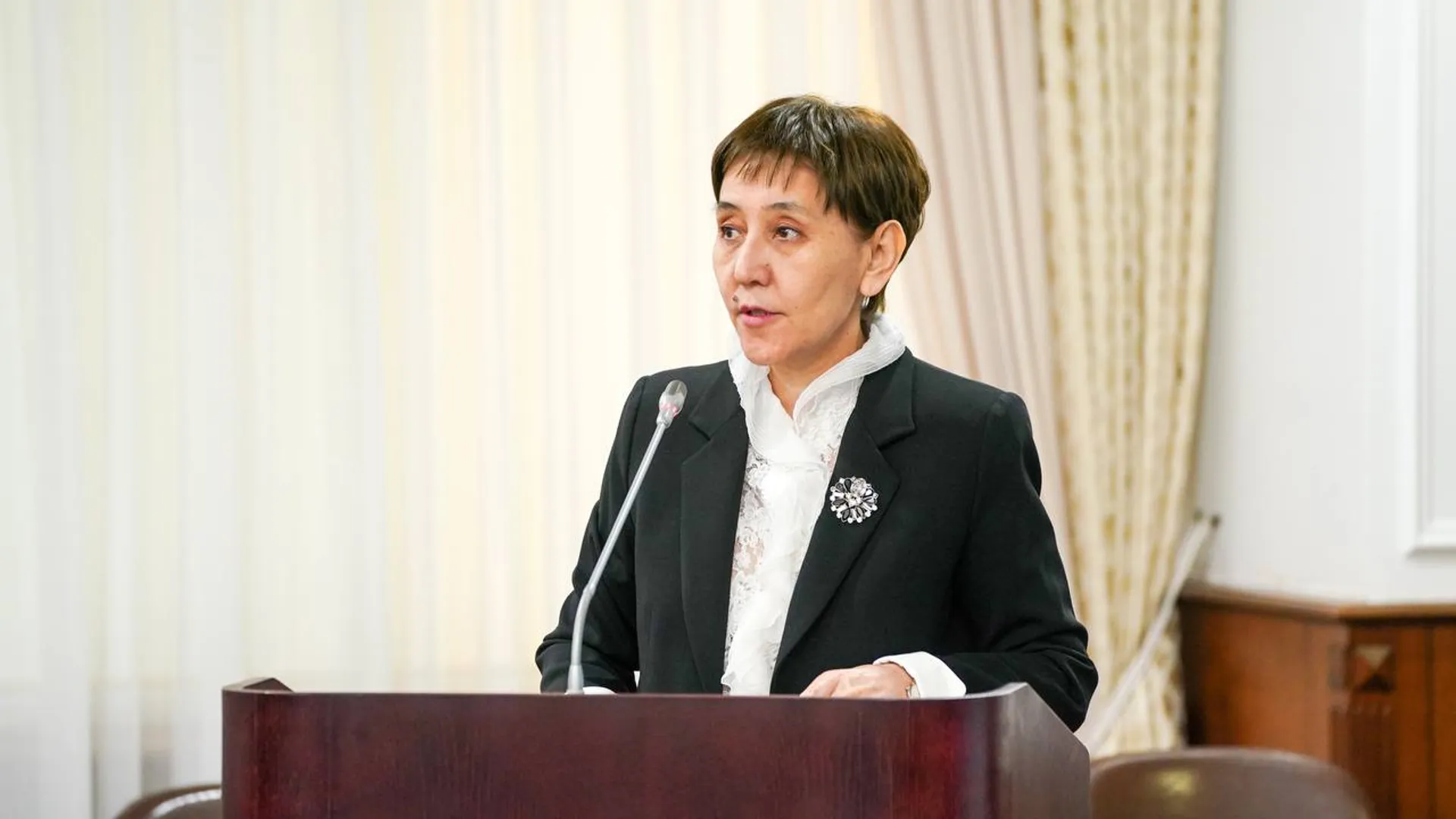 Капитал - Большая часть женщин работают в сфере торговли и услуг