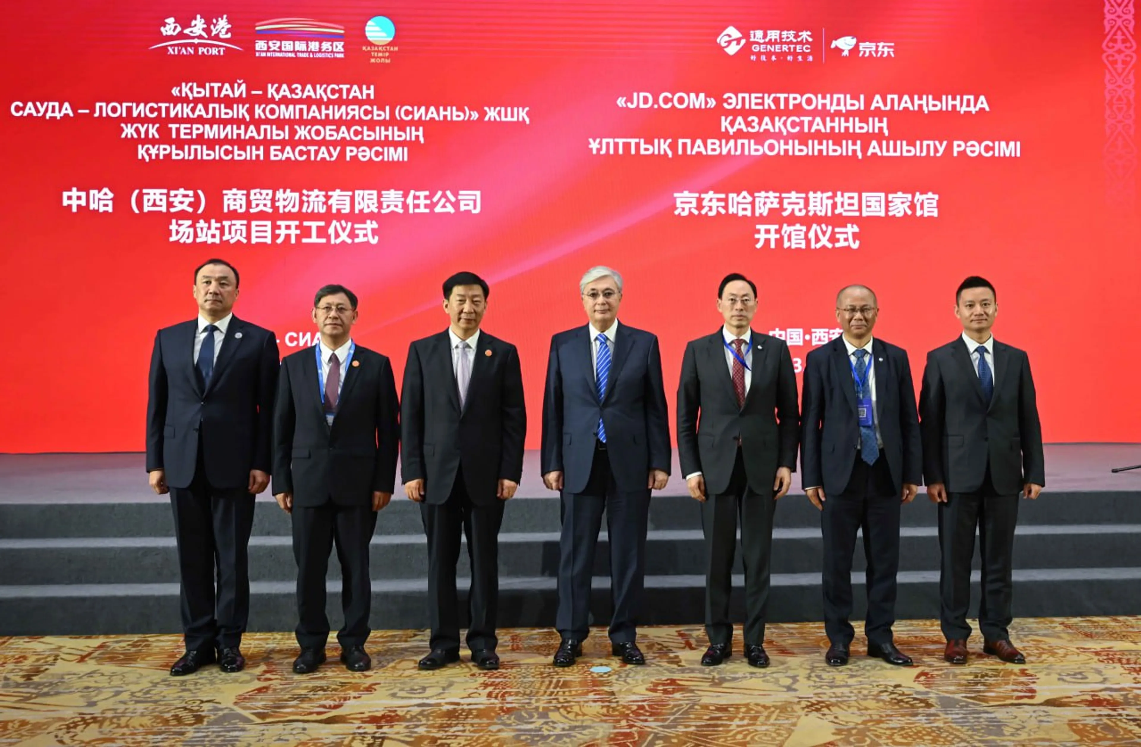 Капитал - Президент открыл Национальный павильон РК на площадке JD.com