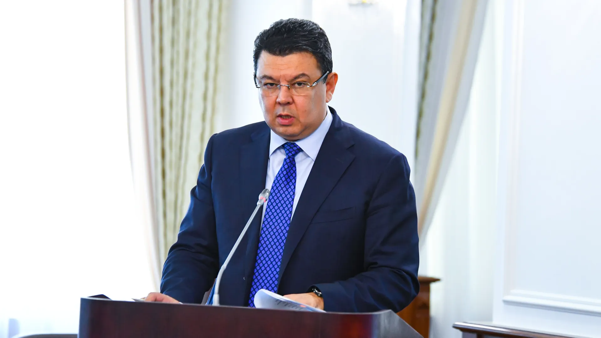 Капитал - Канат Бозумбаев призвал владельцев АЗС снизить цены на дизтопливо