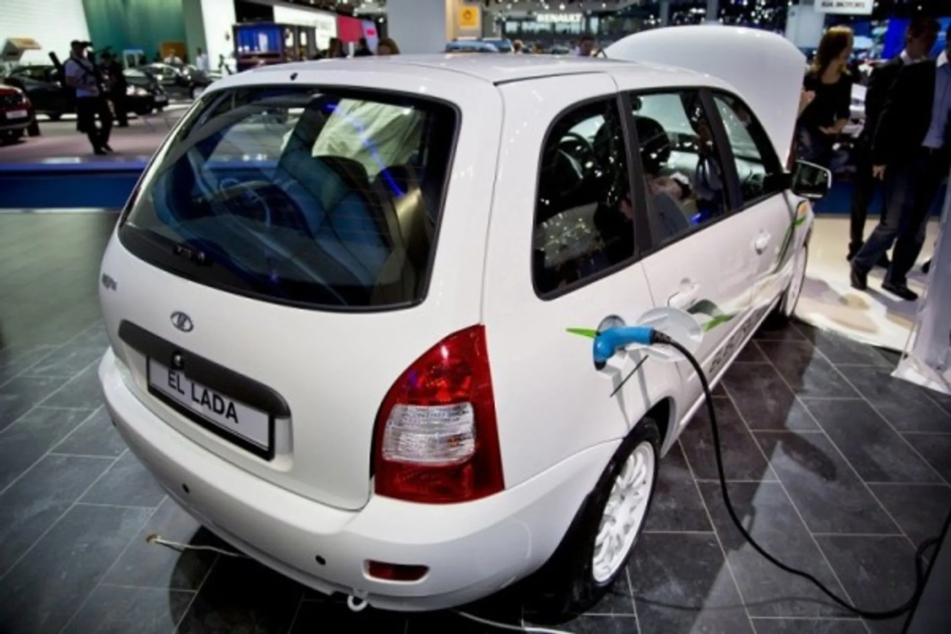 Капитал - АвтоВАЗа запускает серийную El Lada