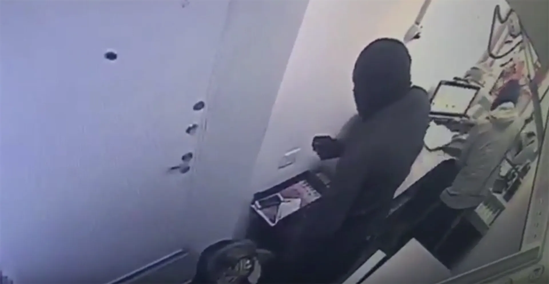 Капитал - В Алматинской области ограбили филиал Kaspi Bank