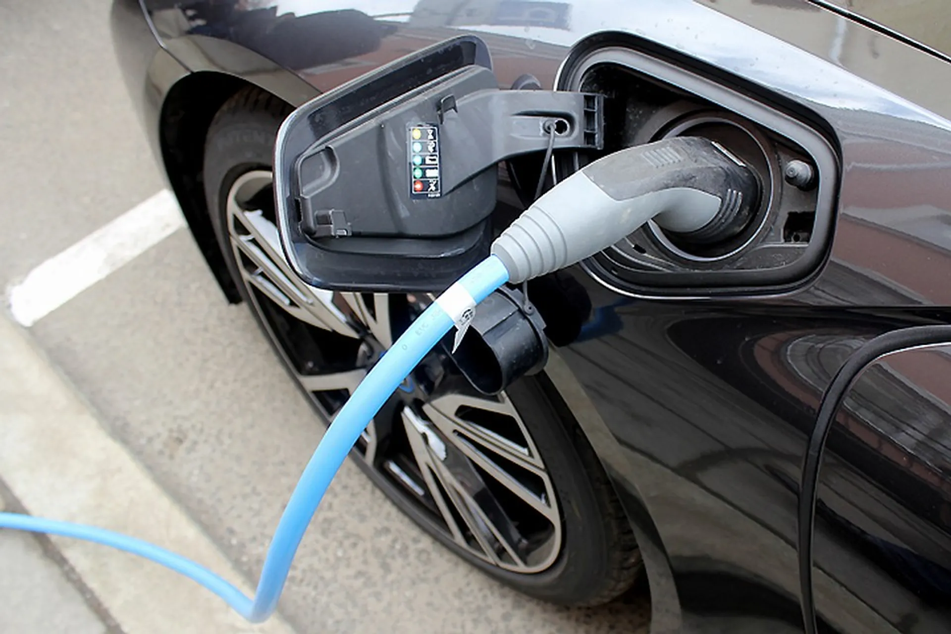 Капитал - Немецкие автопроизводители вложат €40 млрд в электромобили