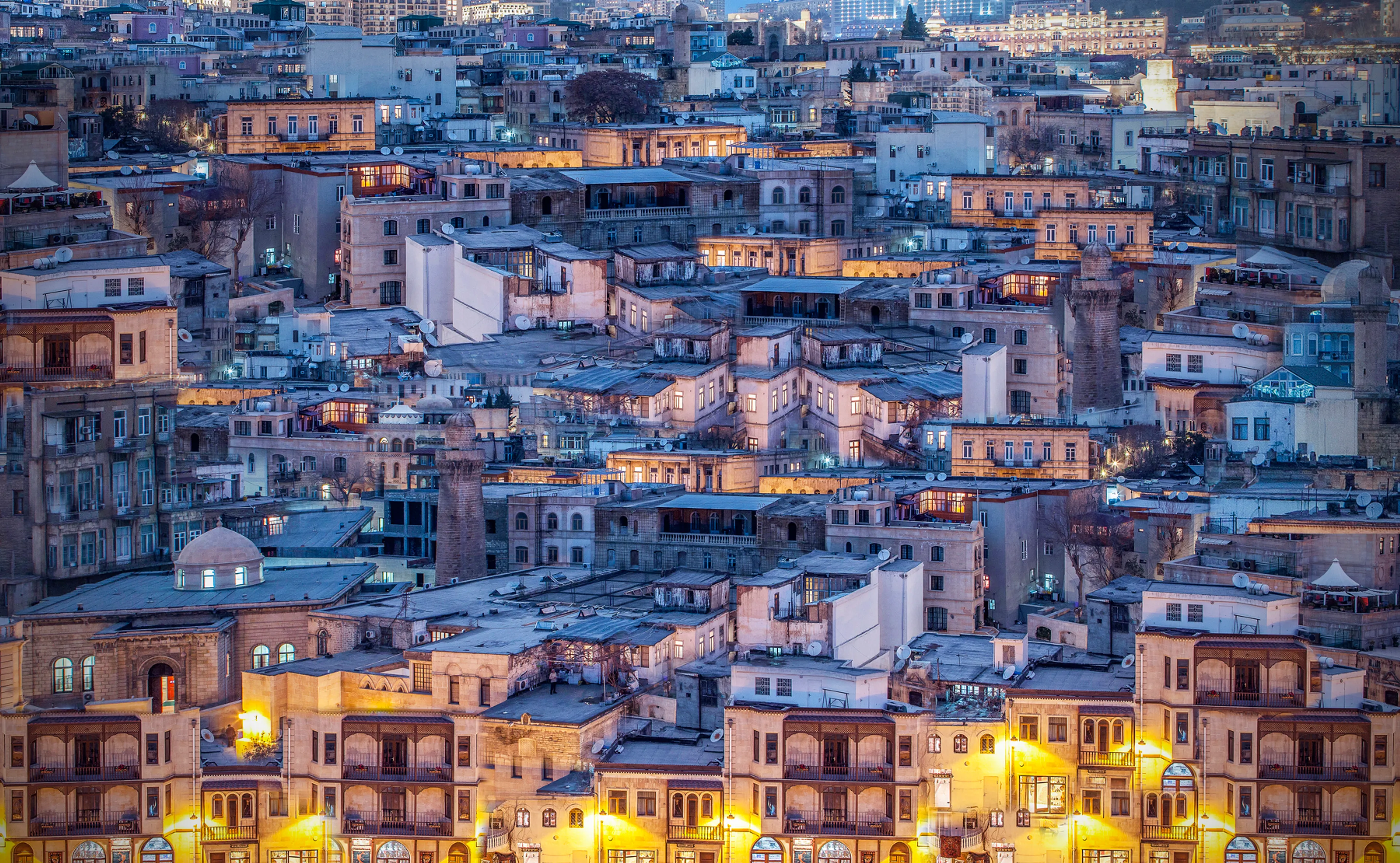 Капитал - Что посмотреть, где загорать и как испытать гастрономическое наслаждение в Баку