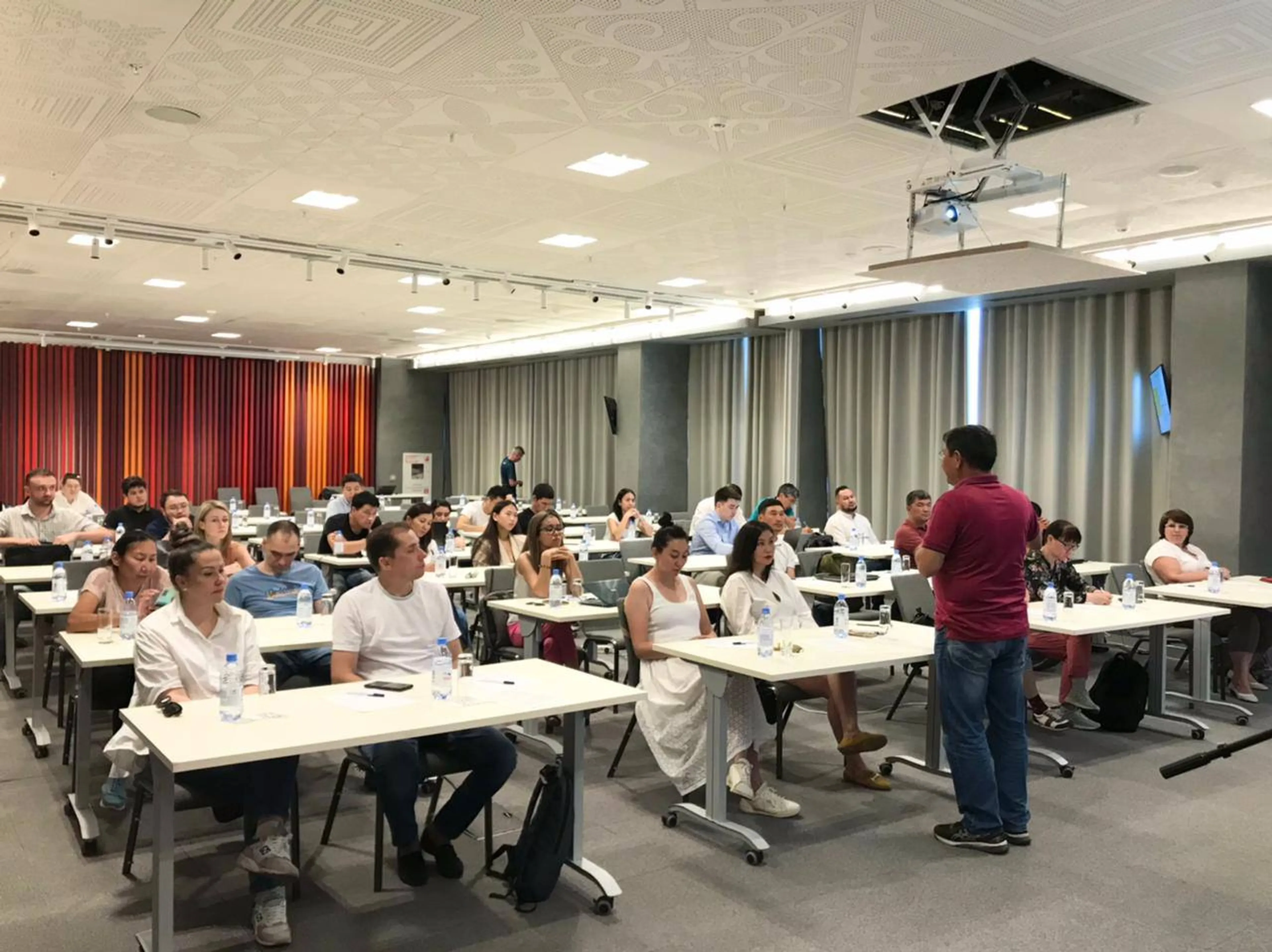 Капитал - В Казахстане провели бизнес-практикум «Умный экспорт»