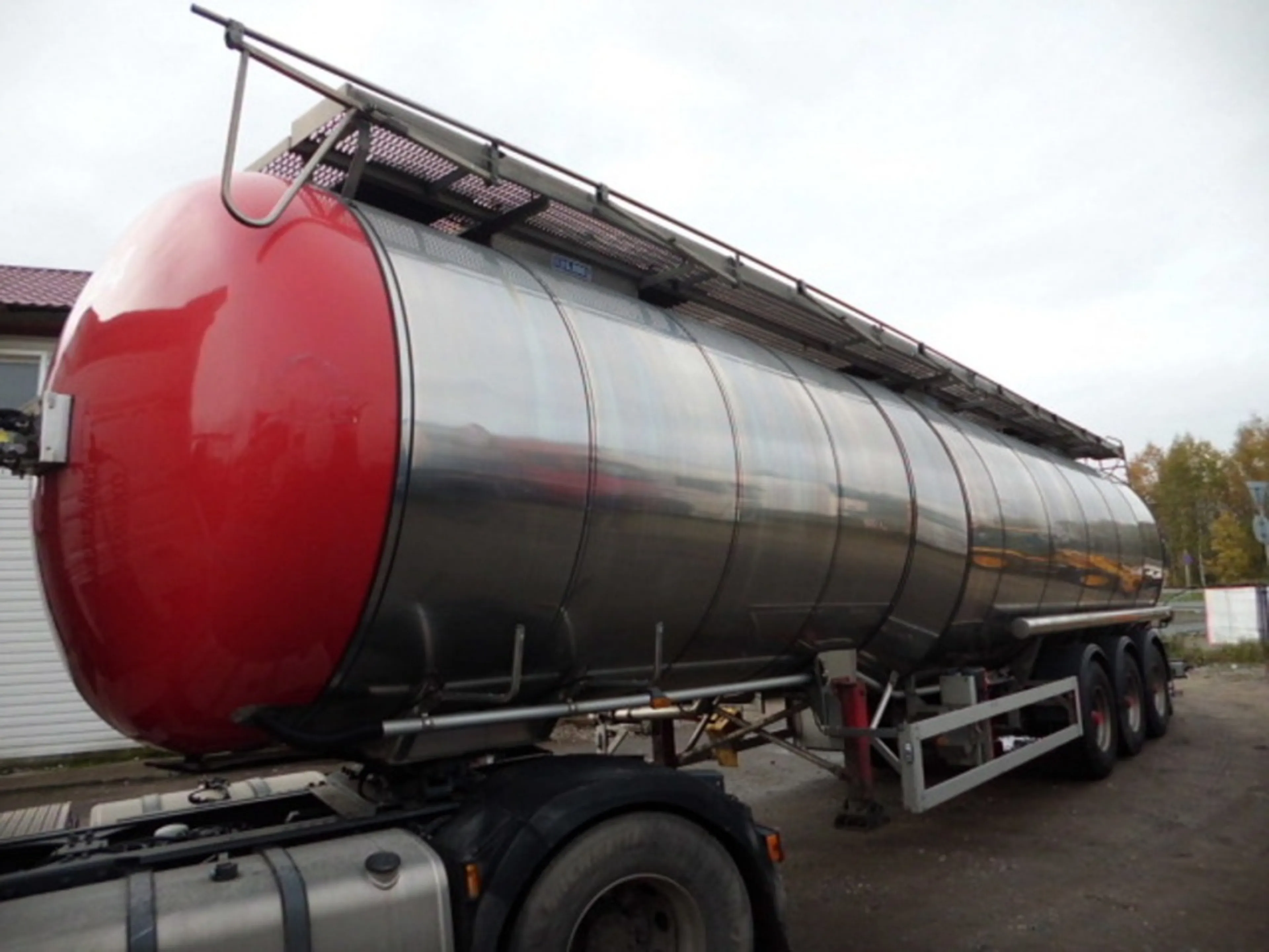 Капитал - На таможне задержали 427 цистерн дизтоплива и бензина