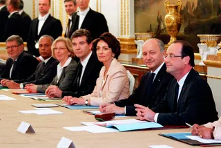 Капитал - Олланд отправил правительство Франции в отставку