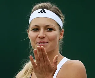 Капитал - Шарапова и Кириленко проходят дальше