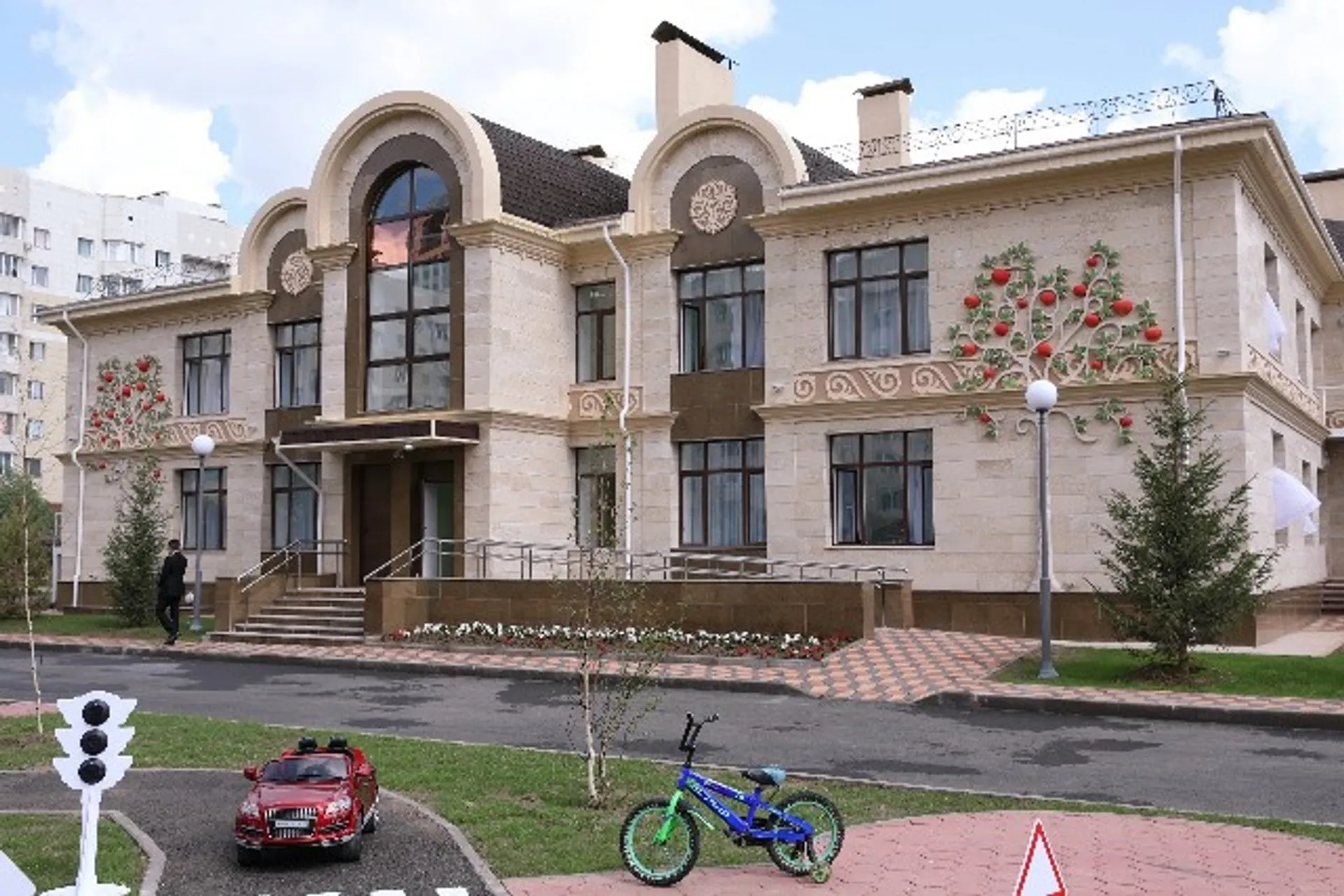 Капитал - Алматы подарил Астане детский сад