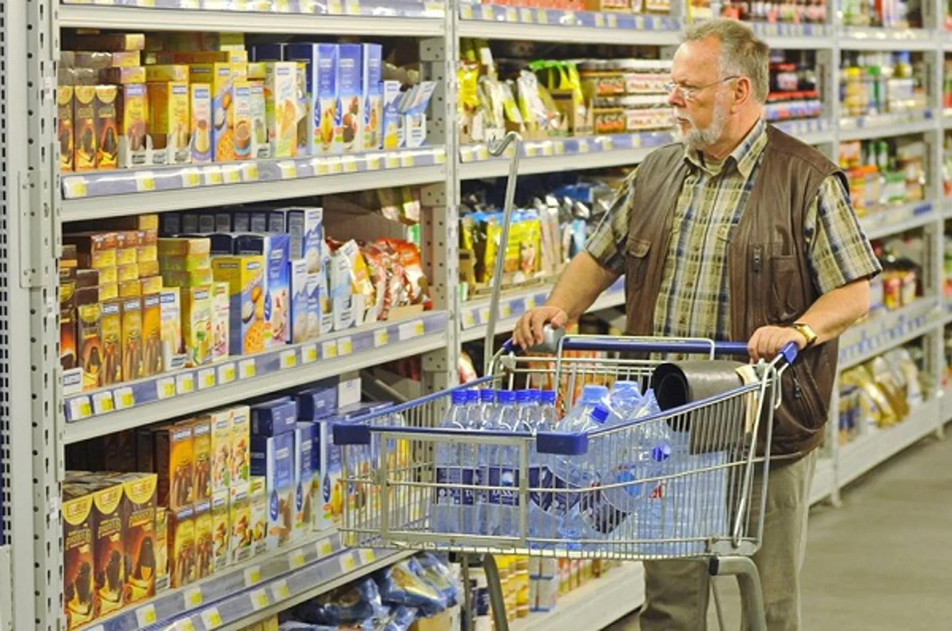 Капитал - В январе казахстанцы потратили свыше 625 млрд тенге