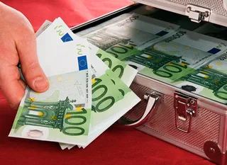 Капитал - Контроль за движением капиталов на Кипре продлен до сентября