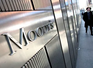 Капитал - Moody's понизило рейтинги российских госбанков