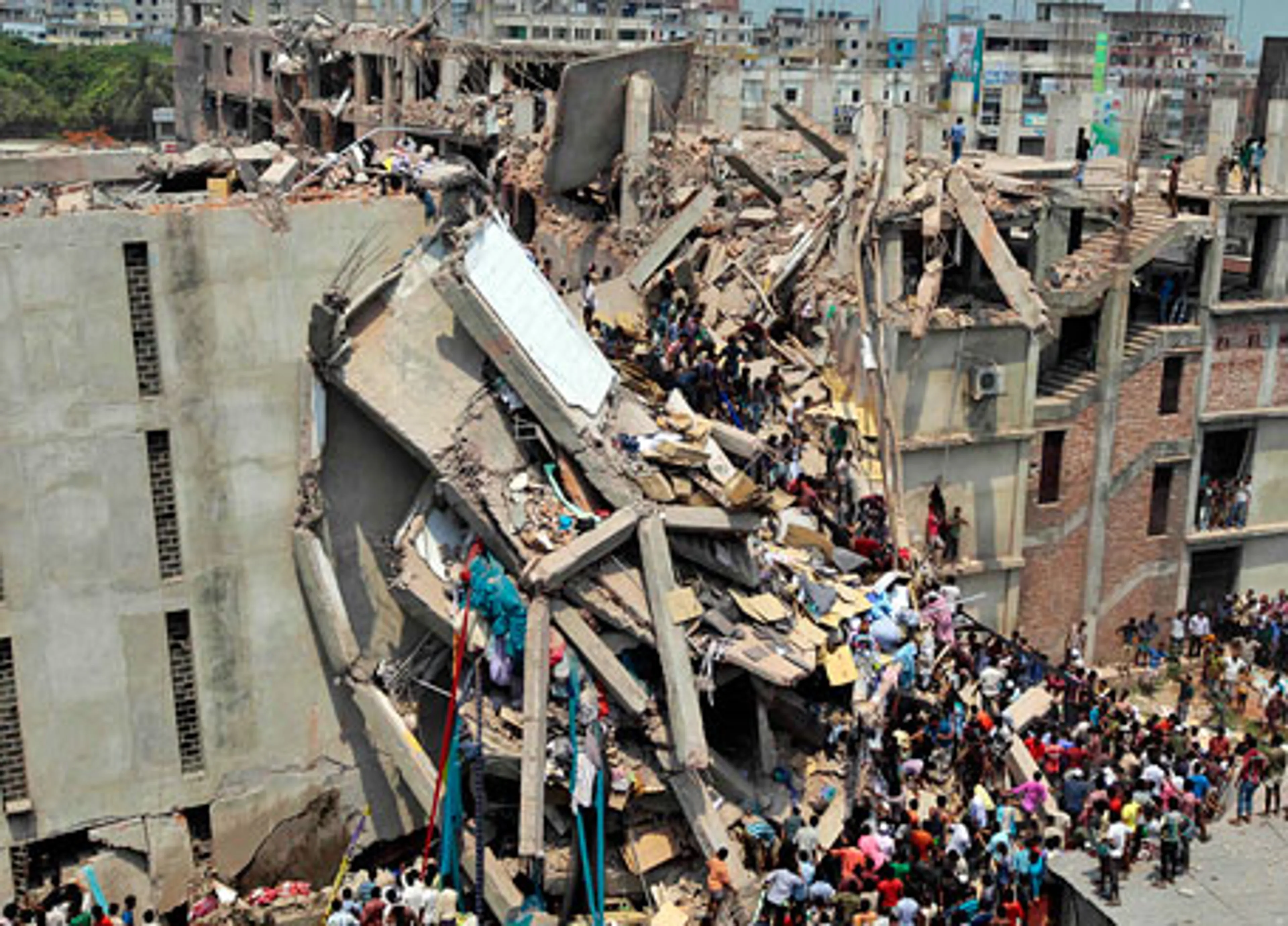 Капитал - Названа причина обрушения фабрики в Бангладеш