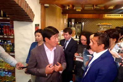 Аким Алматы проверяет рынки города