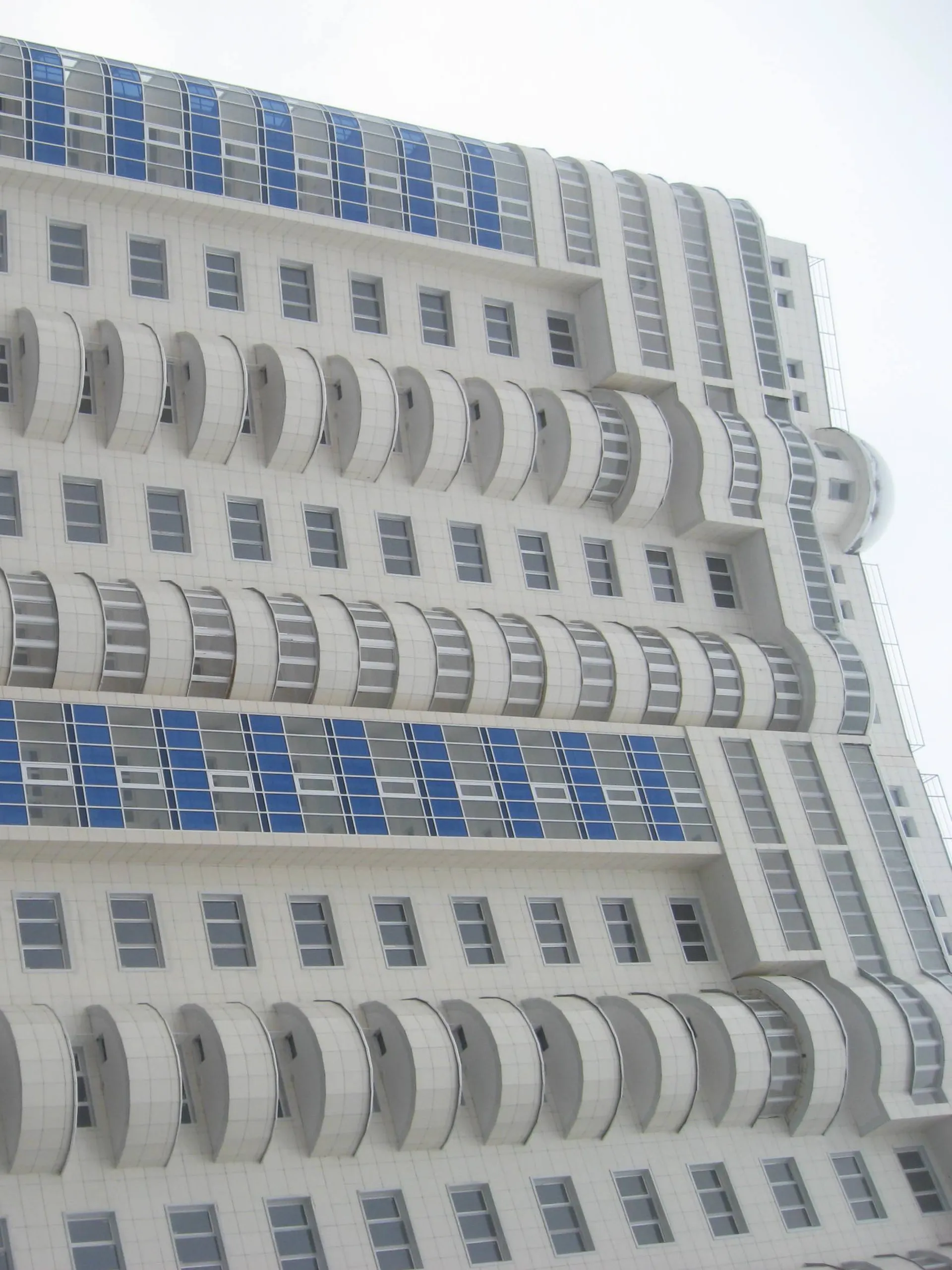 Капитал - ЖССБ предоставил жилье по $950 за кв. м.