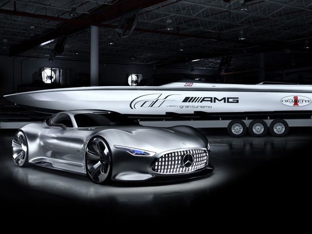 Совместный показ Mercedes-AMG и Cigarette Racing- Kapital.kz