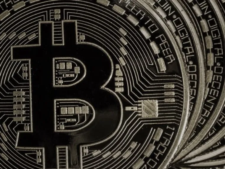 Капитал - Глава JPMorgan считает биткойн мошенничеством