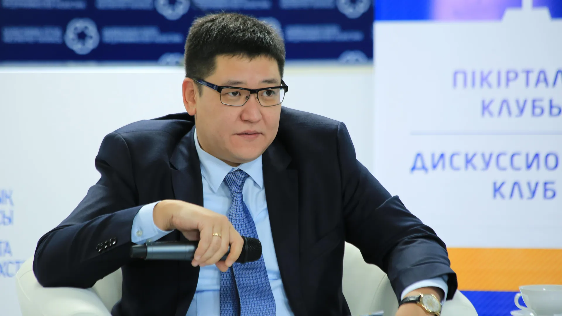 Капитал - В Казахстане обложат налогами сделки через Apple и Google