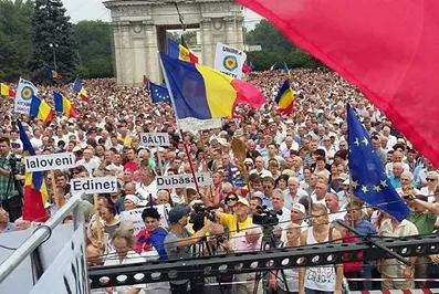 Протестующие в Молдавии требуют полной замены политического класса