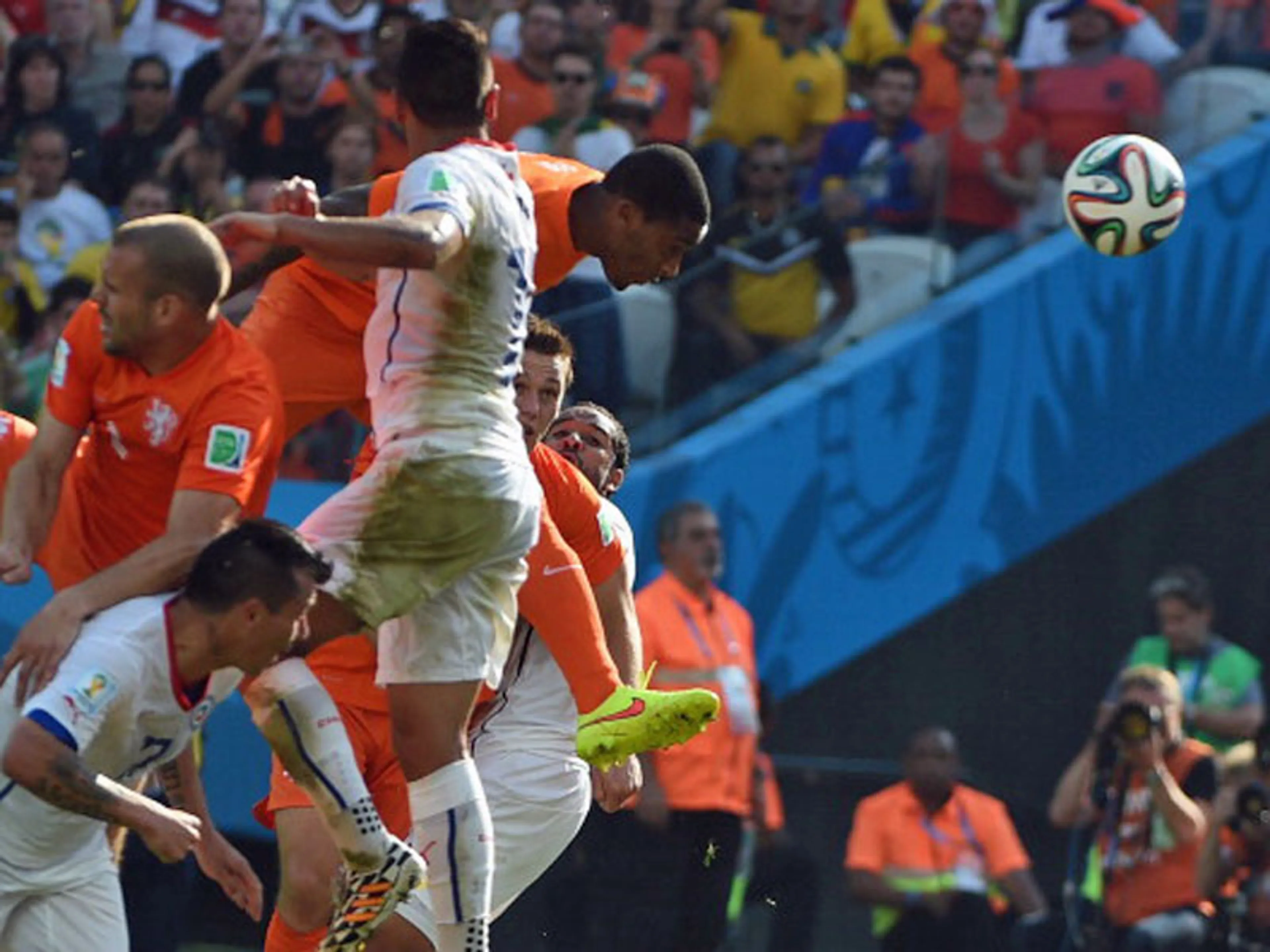 Капитал - Сборная Голландии заняла первое место в группе B