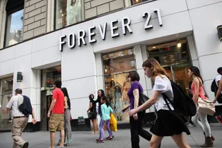 Капитал - Производитель одежды Forever 21 объявил о банкротстве