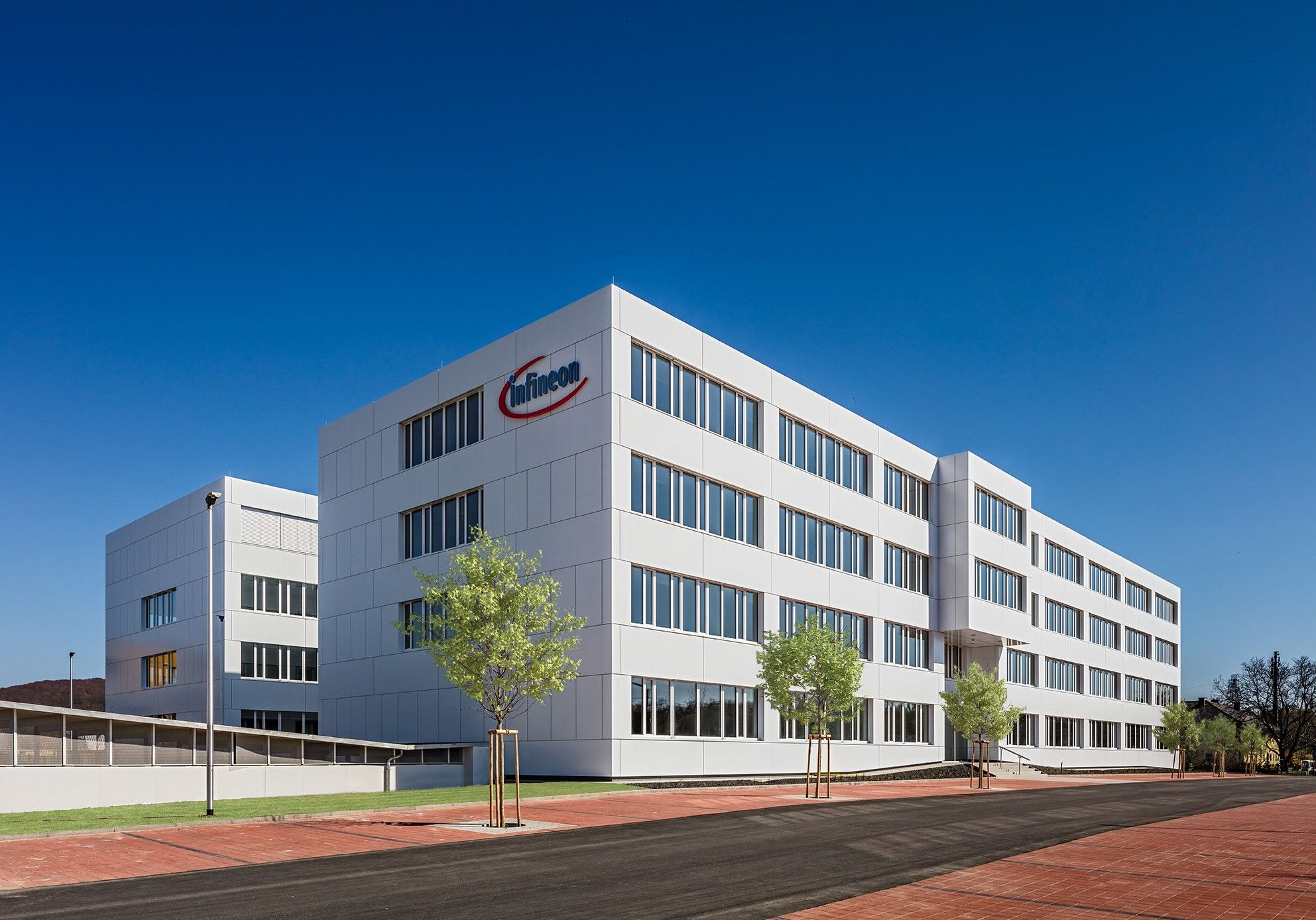 infineon.com