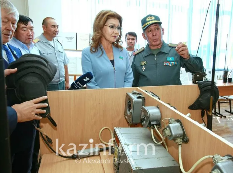 Капитал - Дарига Назарбаева опробовала танковую стрельбу