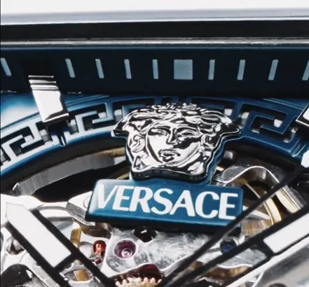 Prada купит Versace за $1,4 млрд