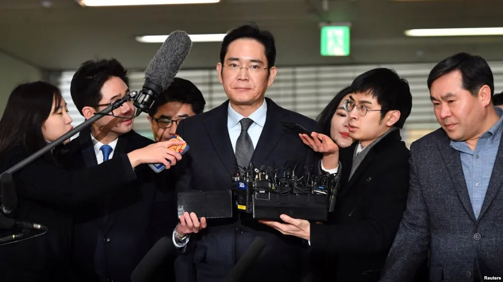 Капитал - Суд в Южной Корее выдал ордер на арест главы Samsung Group