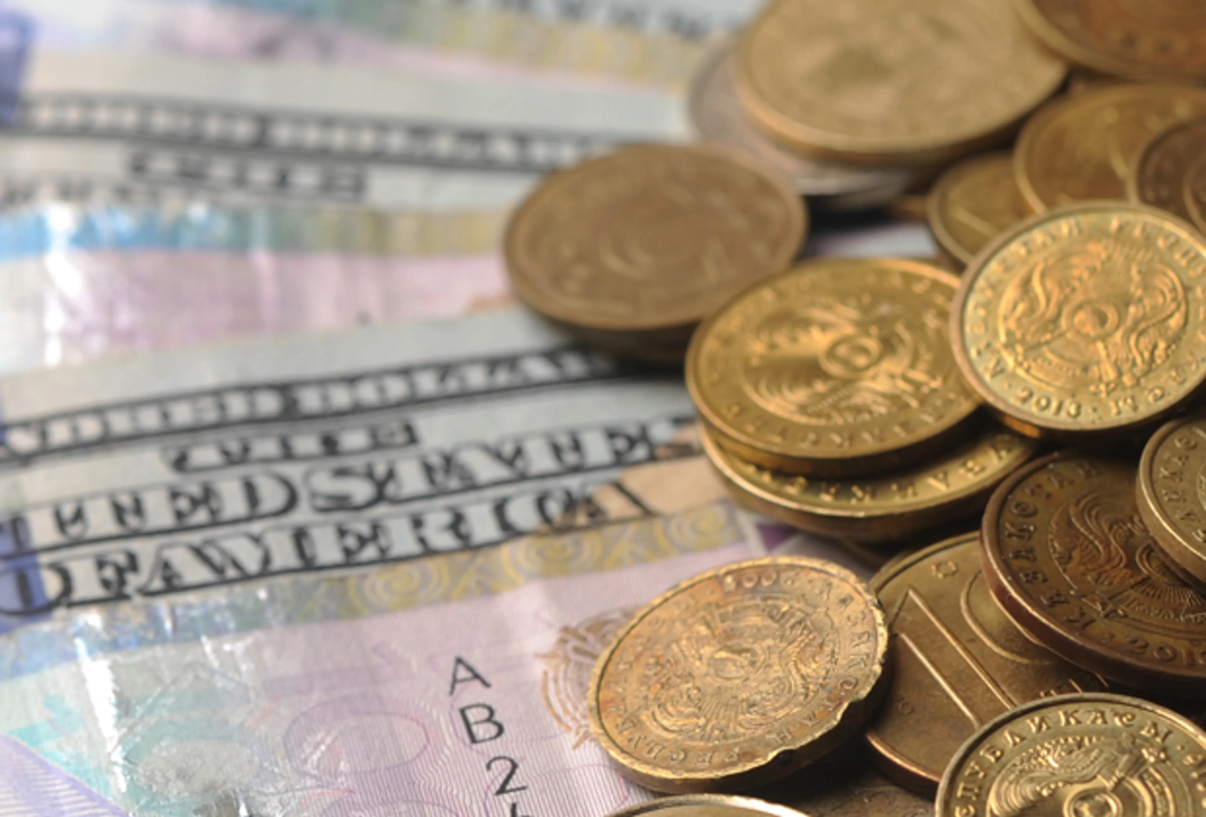 Капитал - На утренних торгах доллар подорожал