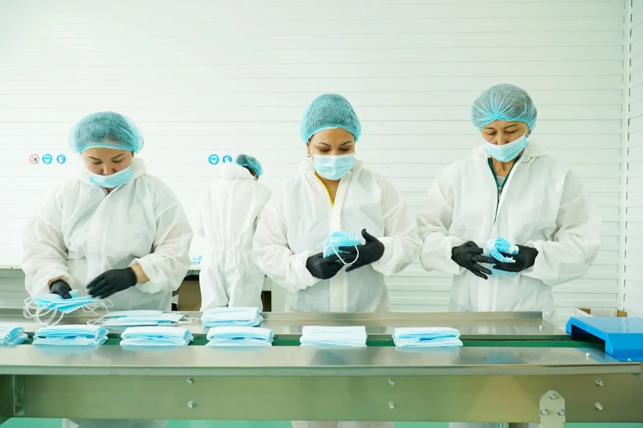 В Нур-Султане запущено производство по пошиву масок - фото kapital.kz
