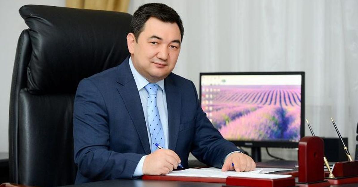 Министр информации и общественного