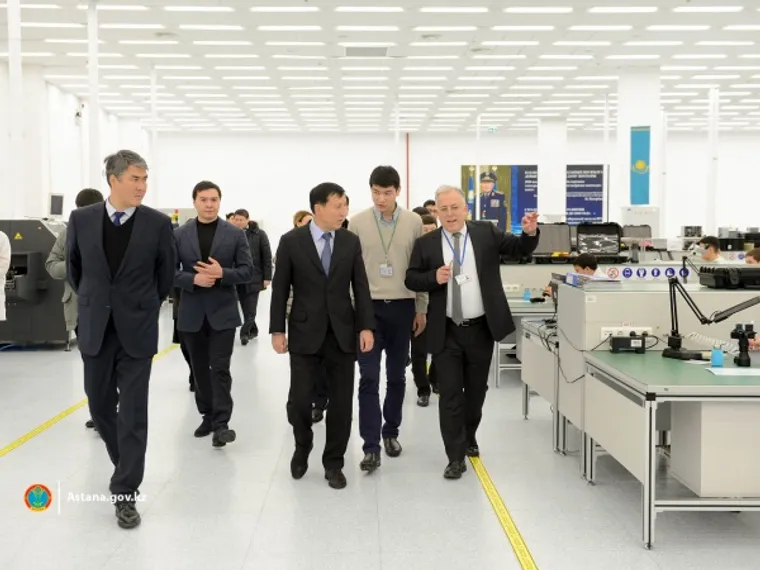 Капитал - Асет Исекешев и Адильбек Джаксыбеков посетили предприятия Астаны