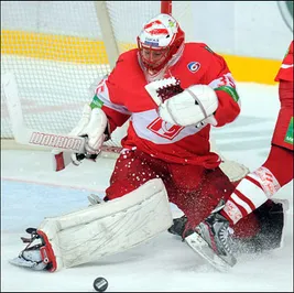 Джефф Гласс поместил на шлем Чапаева и Печкина