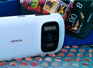 Капитал - Nokia представит винфон с суперкамерой