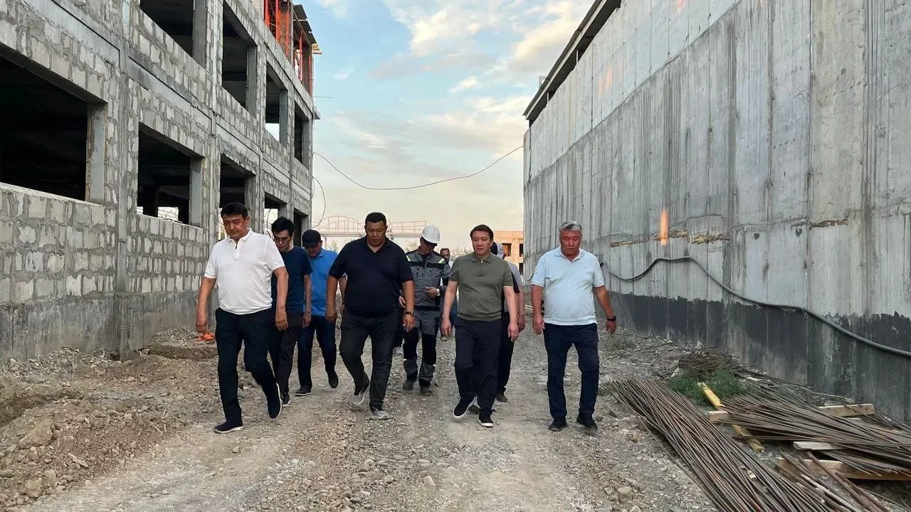 Глава КГД проверил пункты пропуска Бахты и Алаколь