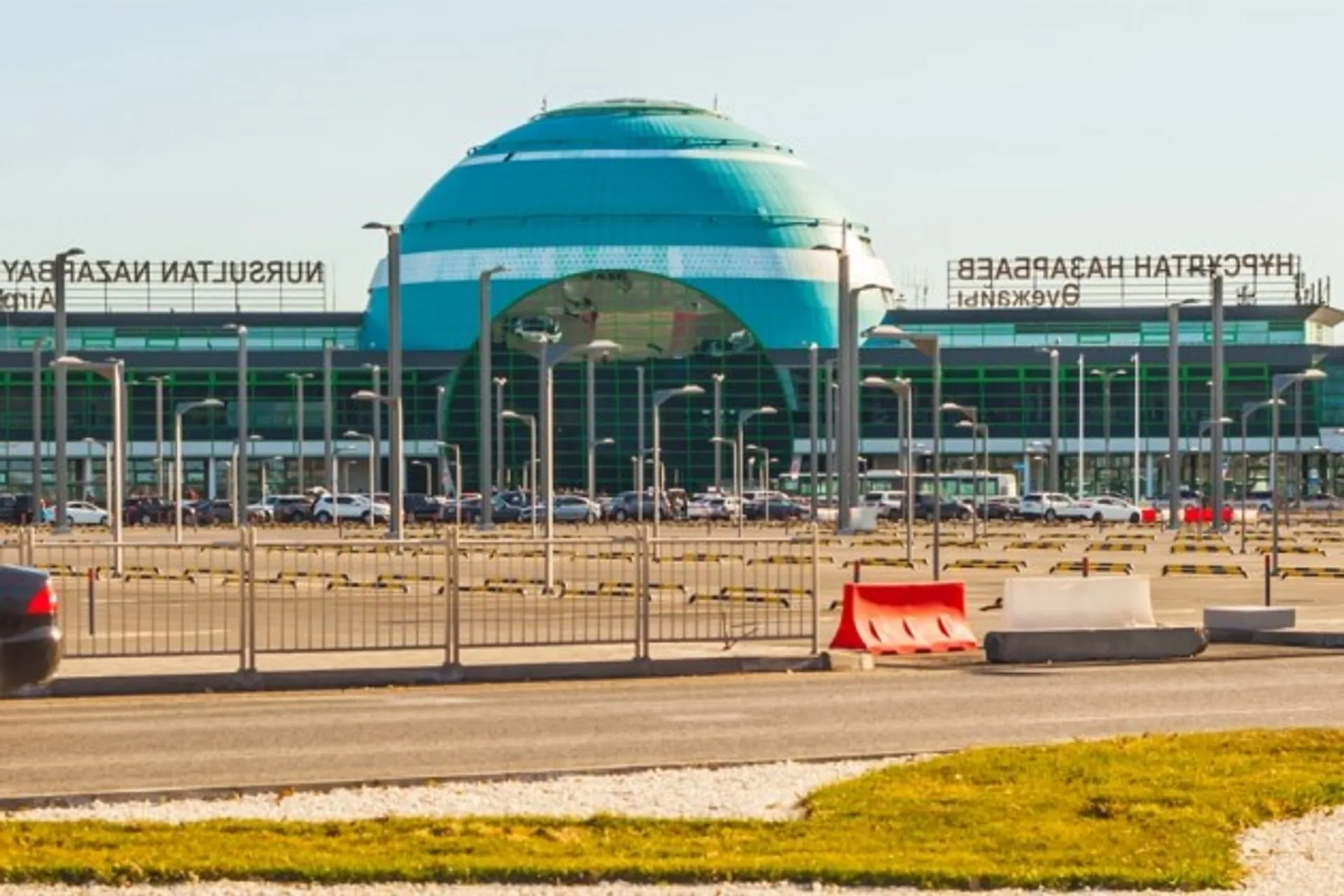 Капитал - Взлетно-посадочную полосу столичного аэропорта закроют на ремонт