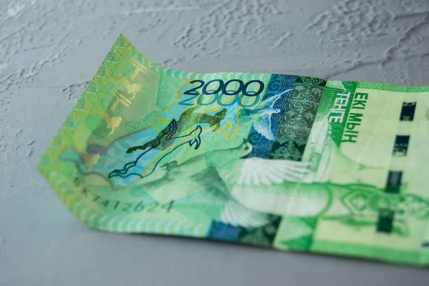 Капитал - Средневзвешенный курс доллара на KASE составил 476,9 тенге