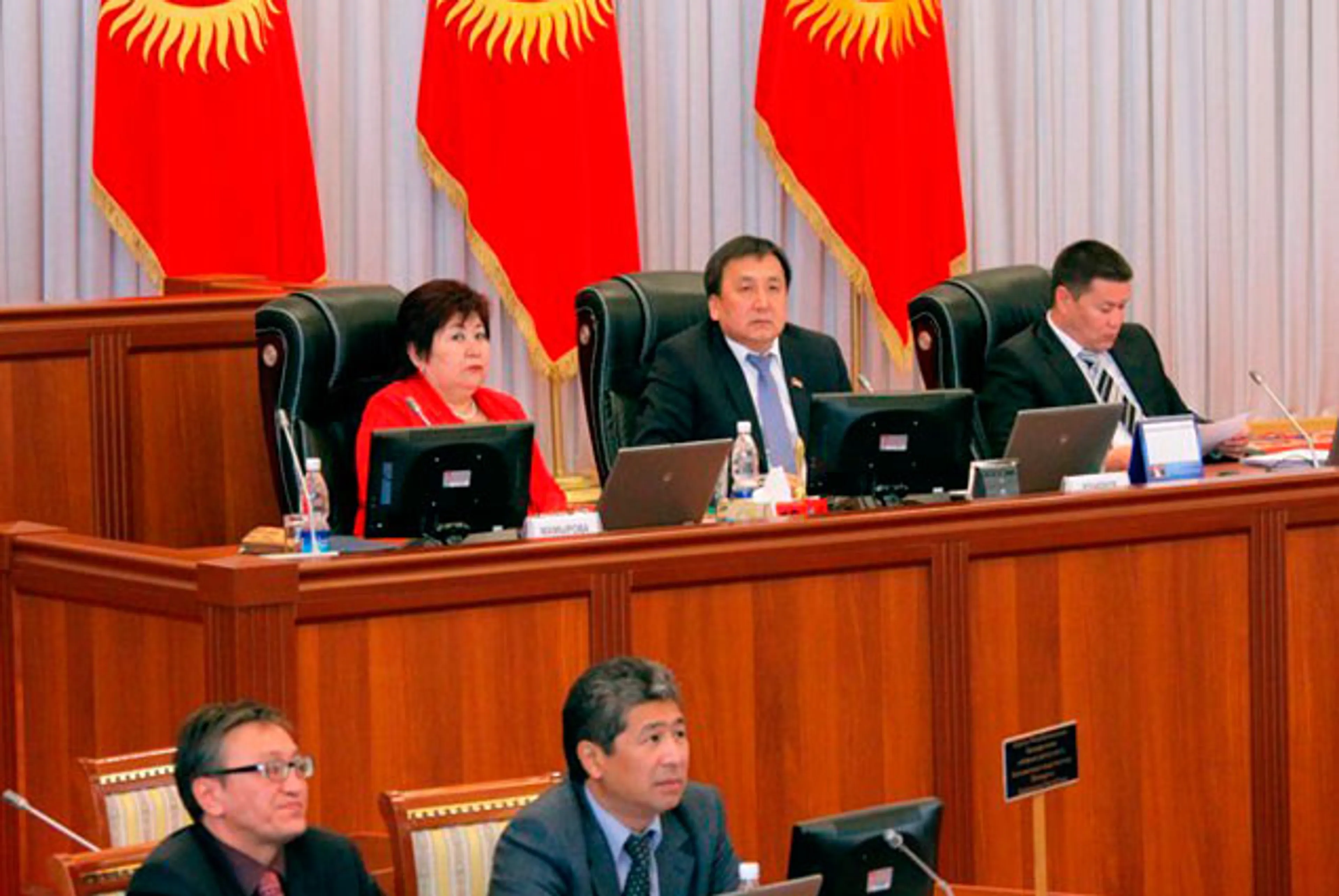 Капитал - Правительство Кыргызстана должно уйти в отставку