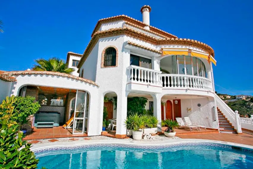 Капитал - Испания предлагает вид на жительство за 500 тыс. евро