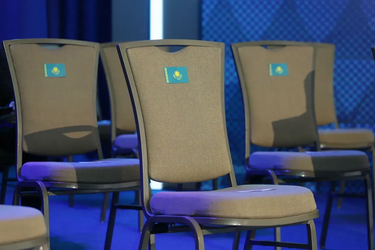 Депутат Бакытжан Базарбек высказался против «командных перемещений» на госслужбе 