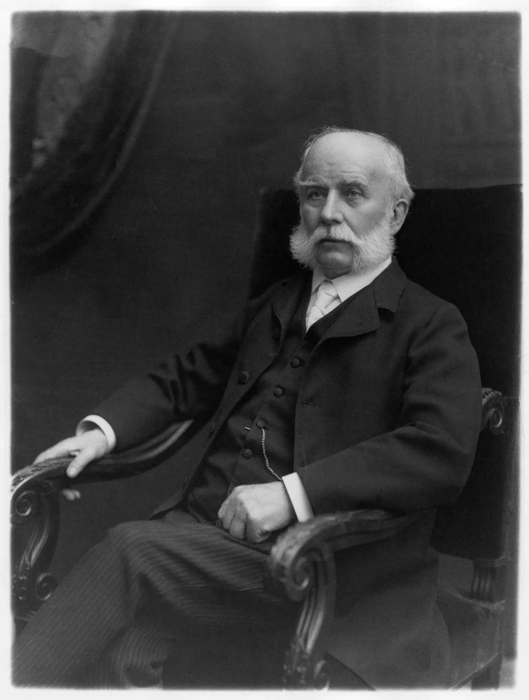 Два Чарльза и Pfizer - Image Kapital.kz