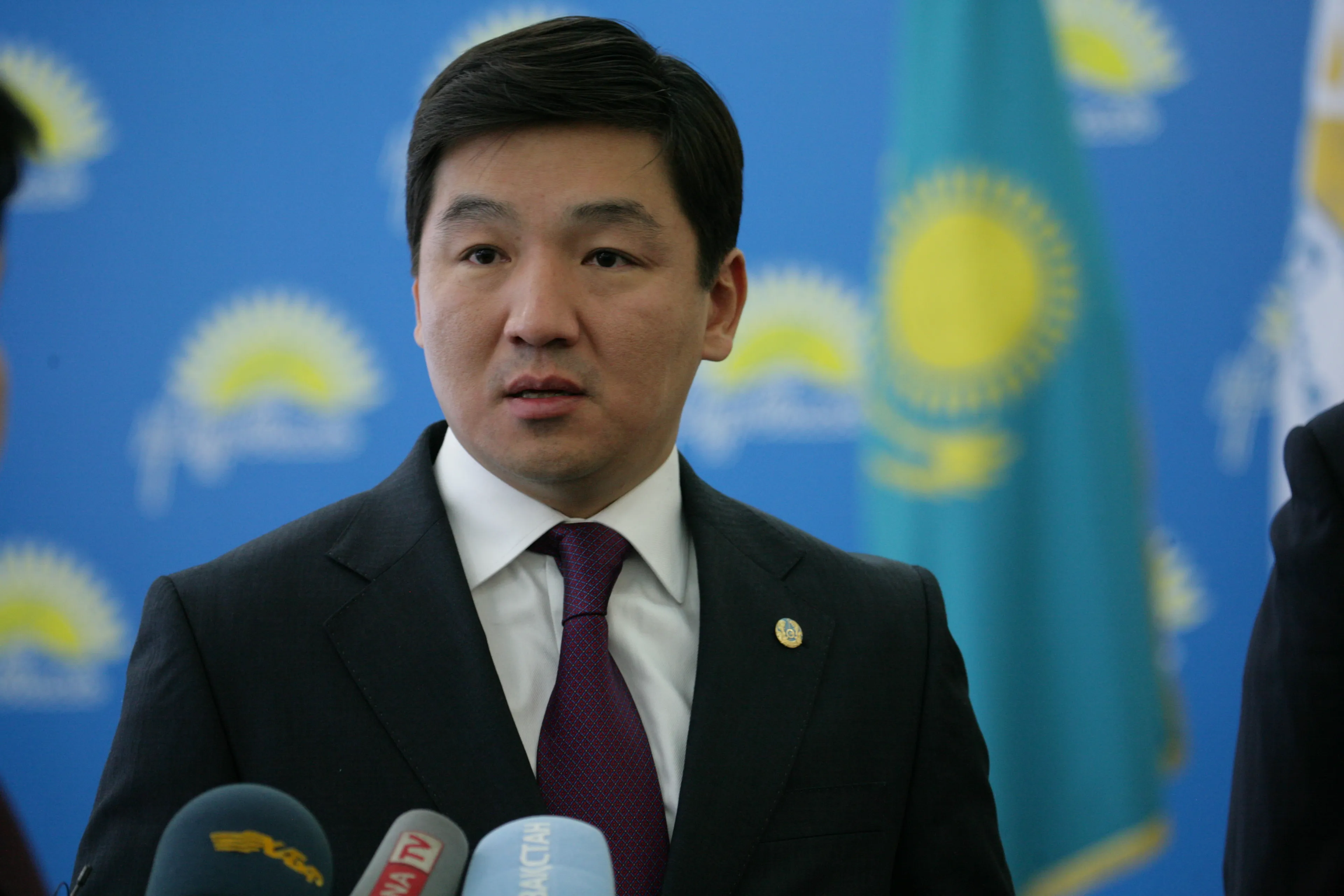 Капитал - Нур Отан за проведение внеочередных выборов